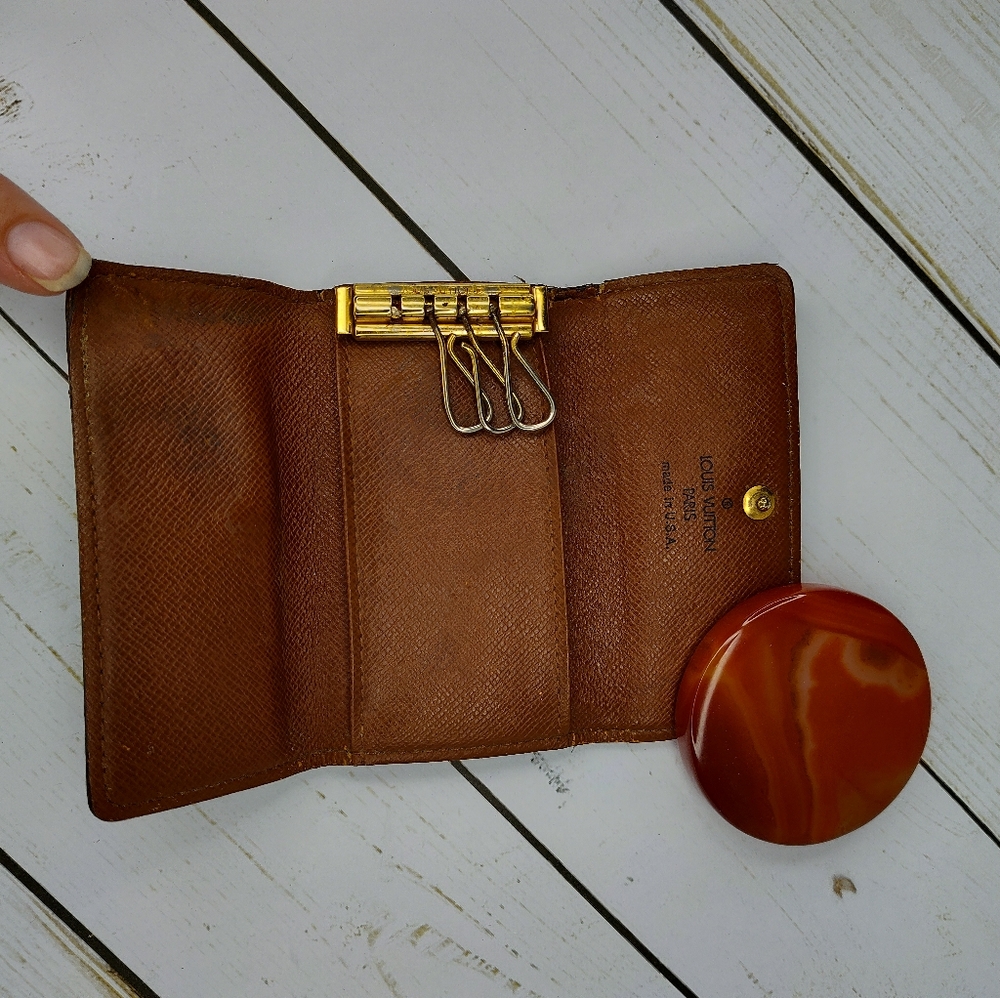 Louis Vuitton Key Wallet - Picture 10 of 14